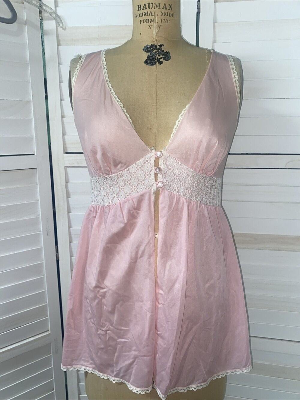 60s Maidenform Short Pink Nylon Robe Short Sleeve V Button Front Medium USA Made